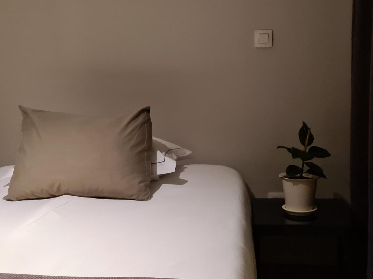 B&B A Cote Du Cinquantenaire Etterbeek ภายนอก รูปภาพ